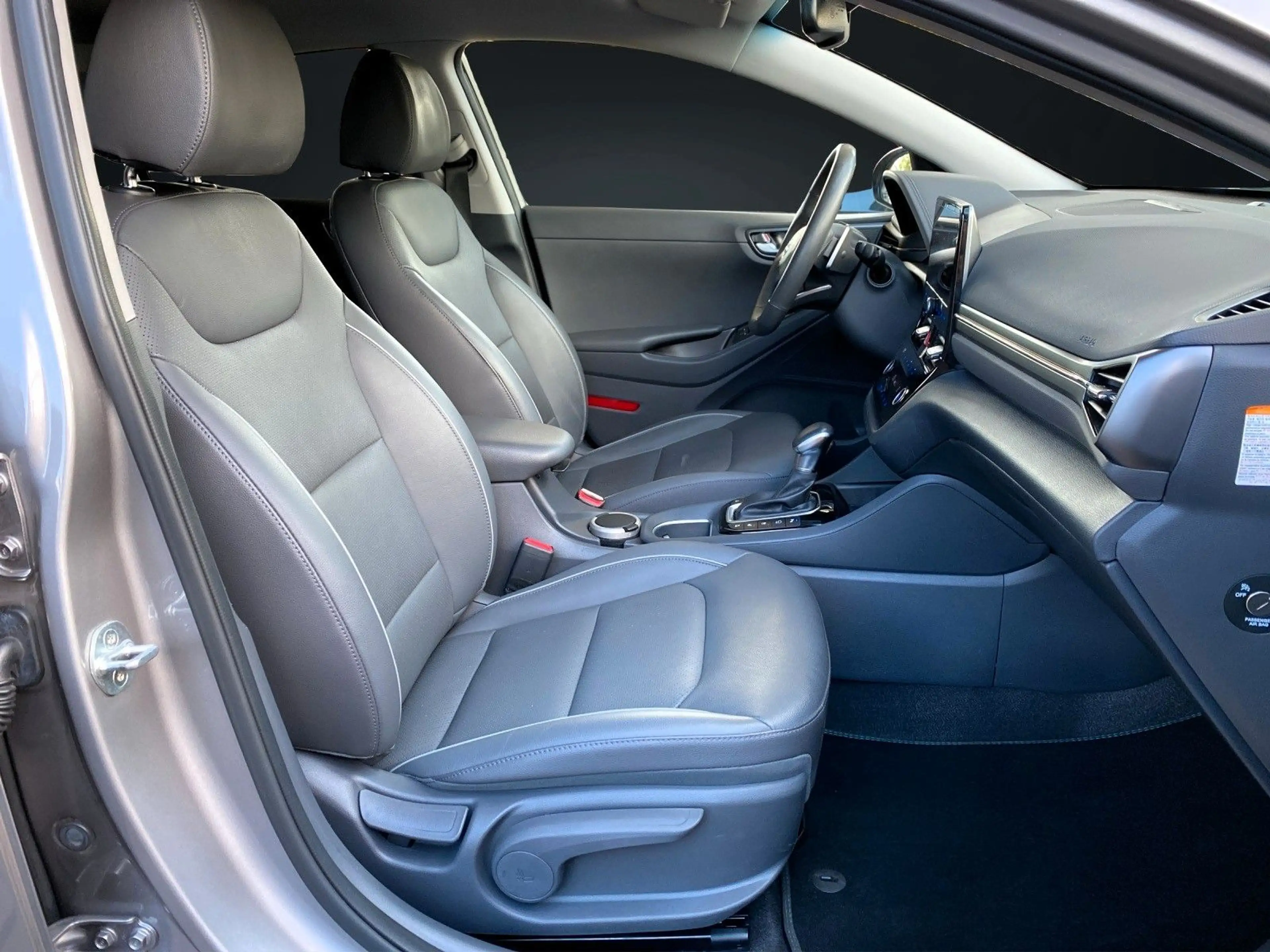 Hyundai IONIQ 1,6 GDI PRIME PLUG-IN-HYBRID KAMERA-ACC — photo 13
