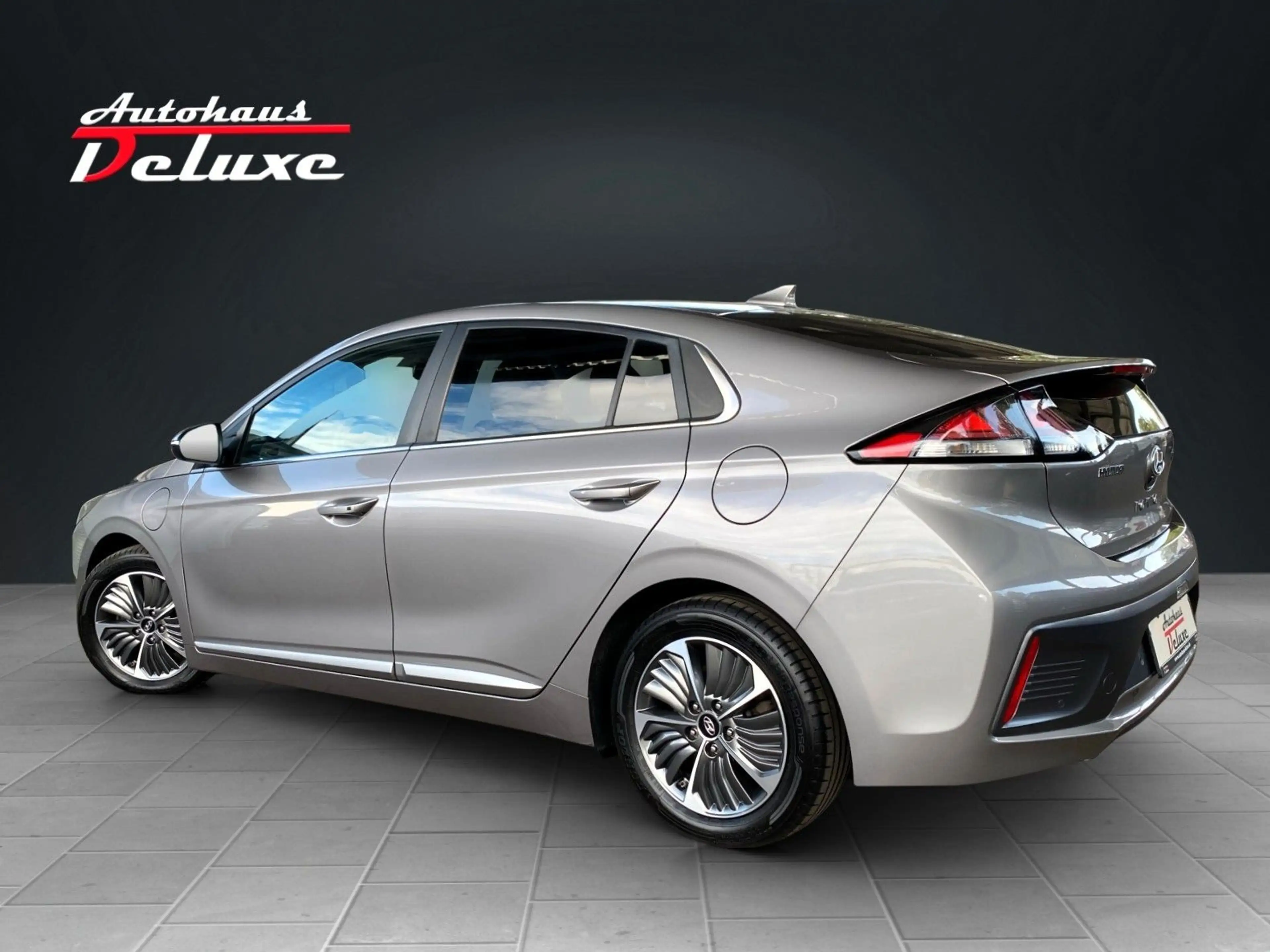 Hyundai IONIQ 1,6 GDI PRIME PLUG-IN-HYBRID KAMERA-ACC — photo 5