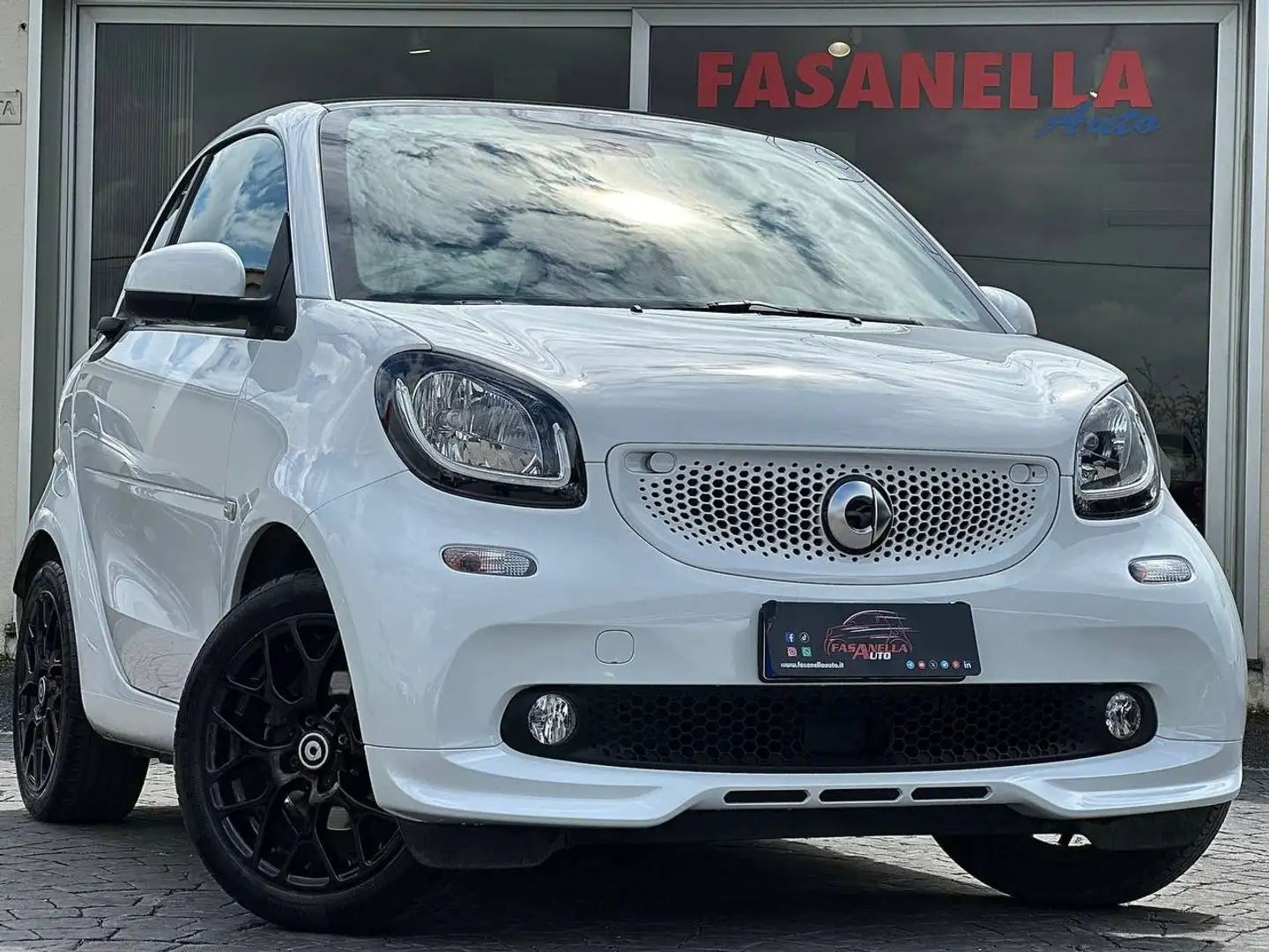 smart forTwo Fortwo 1.0 Superpassion 71cv twinamic Blanc - 1