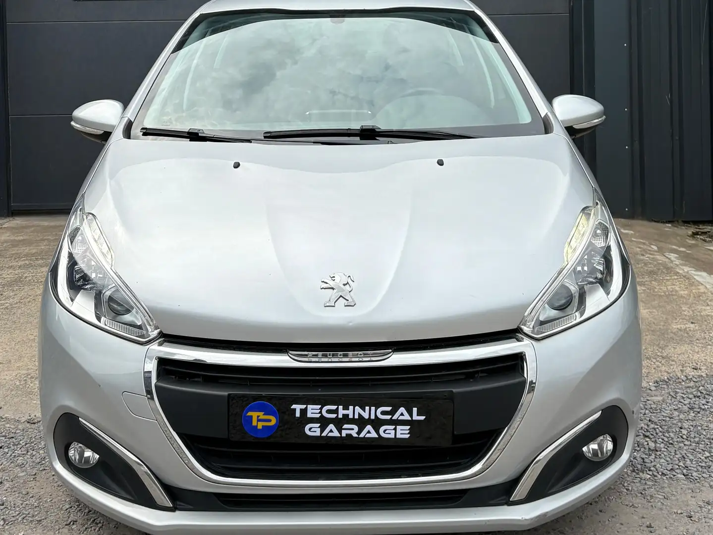 Peugeot 208 208 1.2i PureTech Style Argent - 1