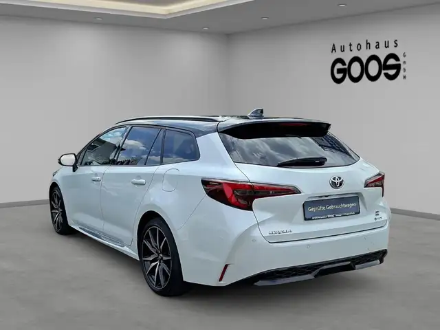 Toyota Corolla view 3