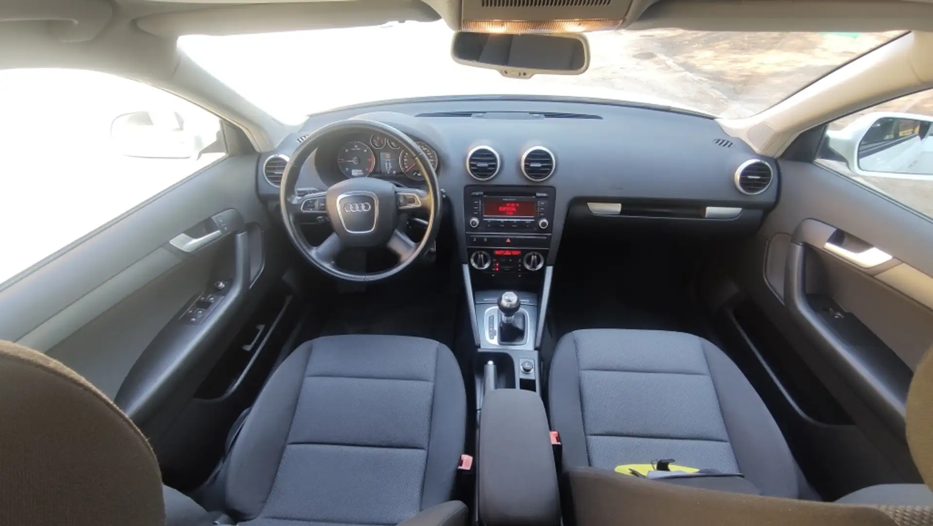 Audi A3 Sportback 1.6TDIe Attraction Blanc - 1