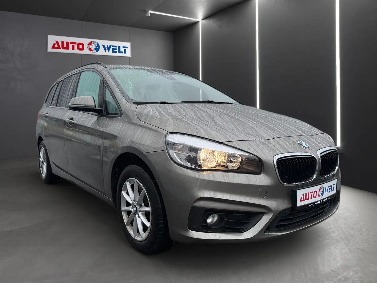 BMW 218 i Gran Tourer Advantage Klimaaut. Navi AHK Silber - 2
