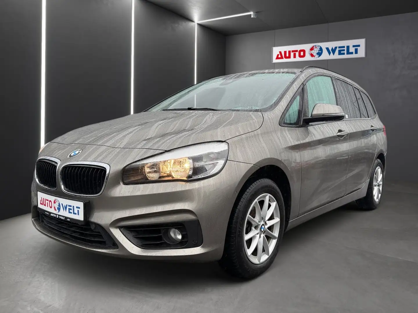 BMW 218 i Gran Tourer Advantage Klimaaut. Navi AHK Silber - 1