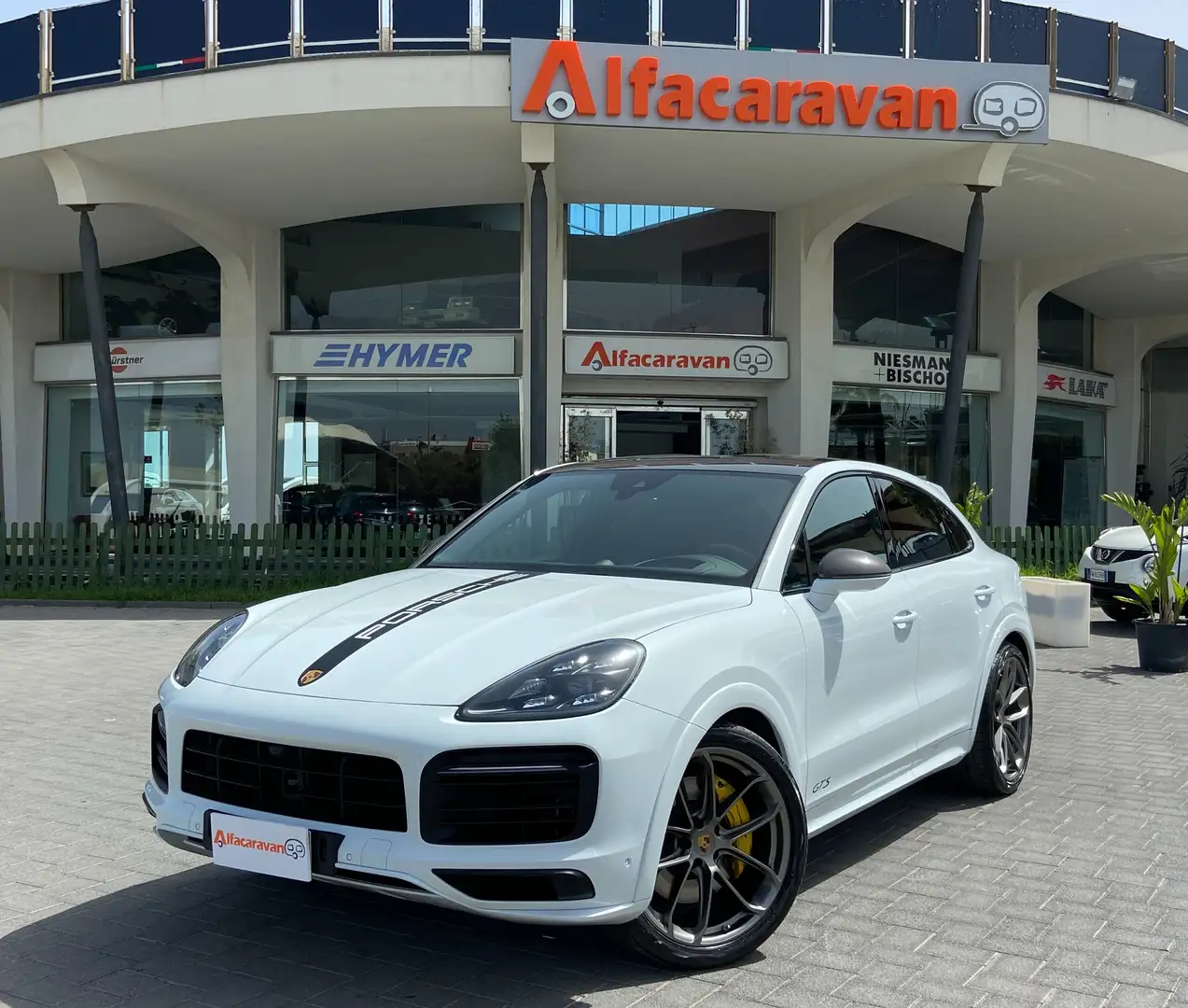 Porsche Cayenne Cayenne Coupe 4.0 GTS tiptronic Wit - 1