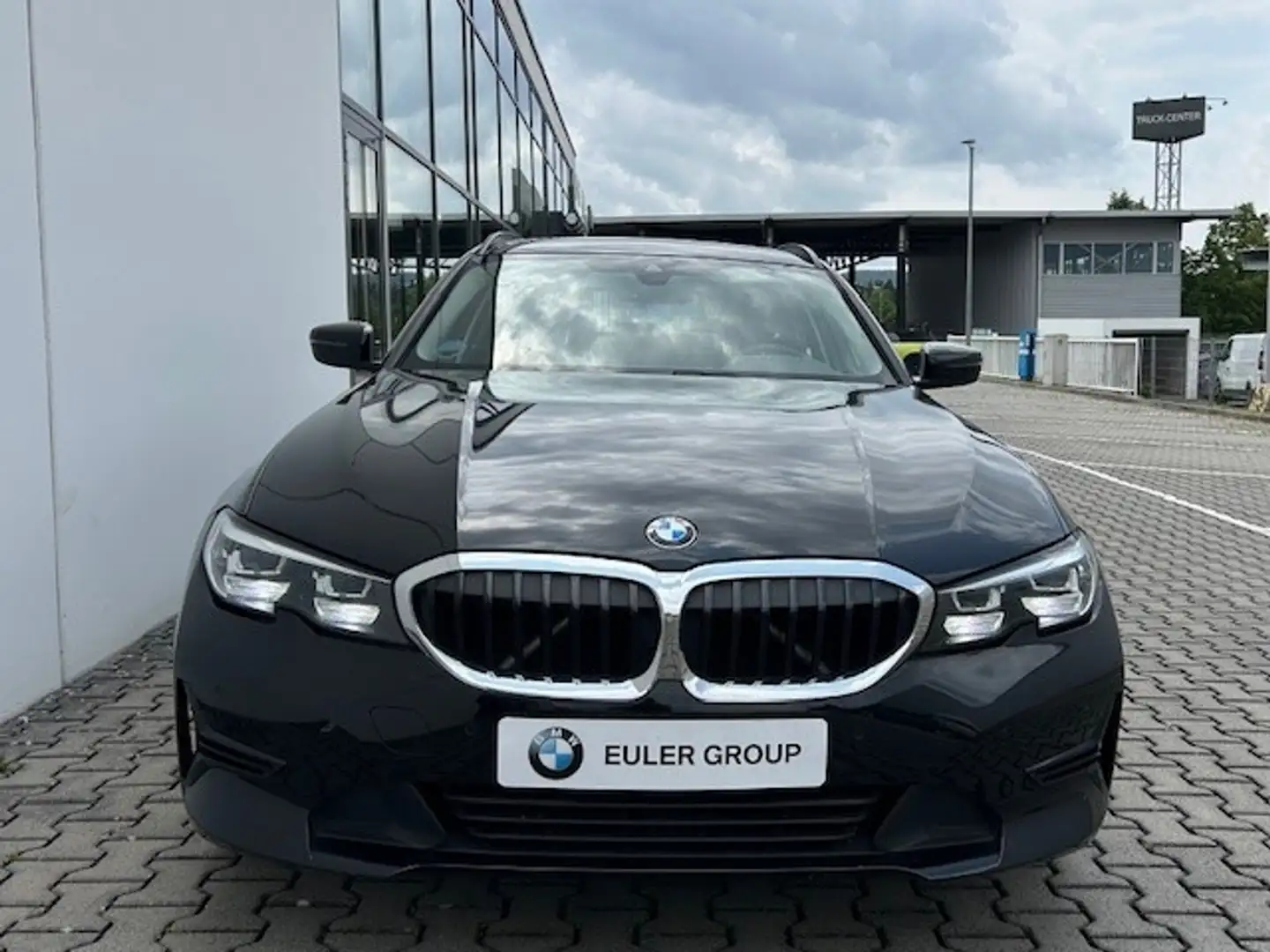 BMW 318 iA Touring SHZ Parkass ActiveG+ DAB Noir - 2