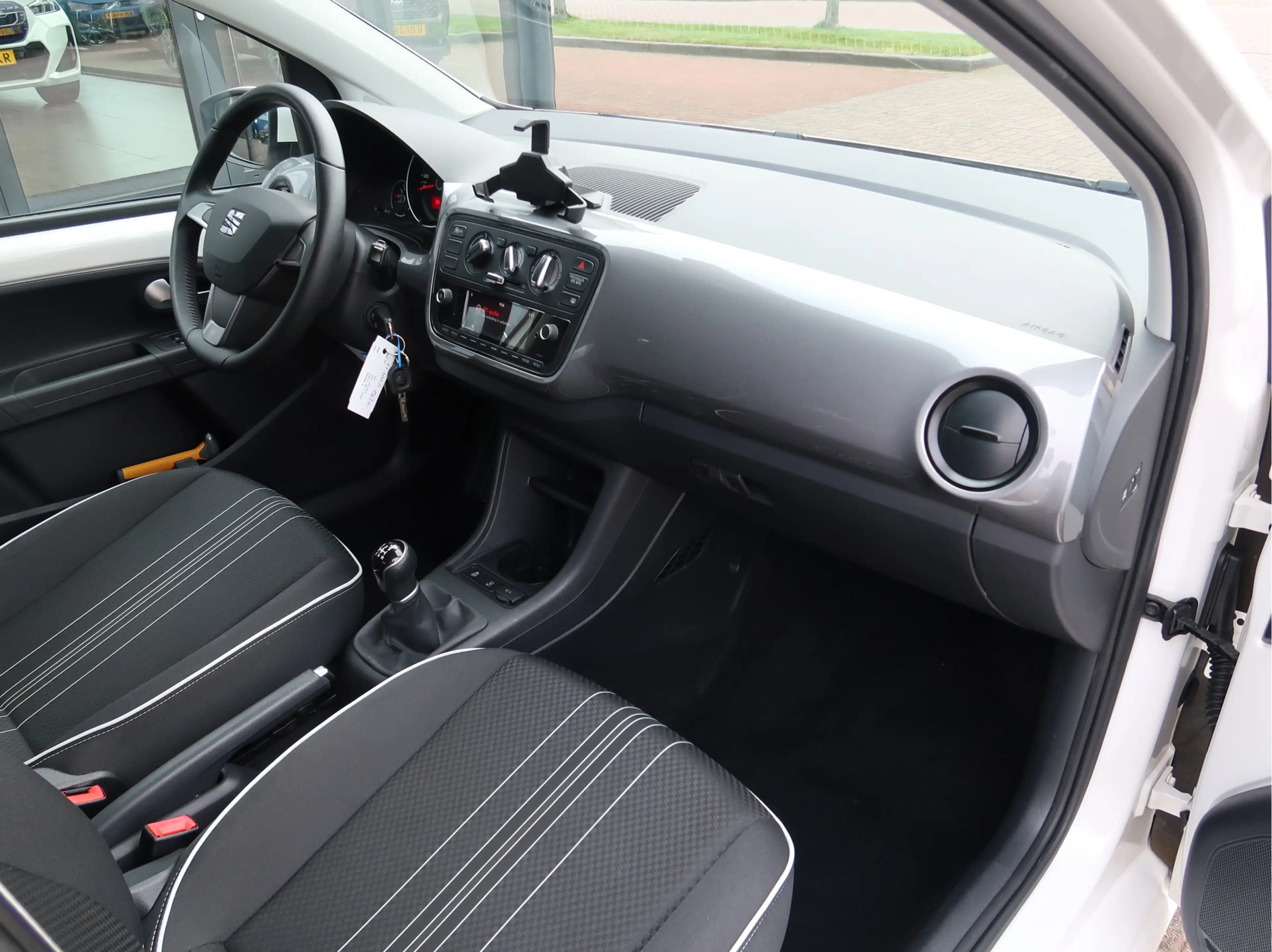 SEAT Mii 1.0 Sport Intense | Cruise Control | Parkeersensor — photo 6