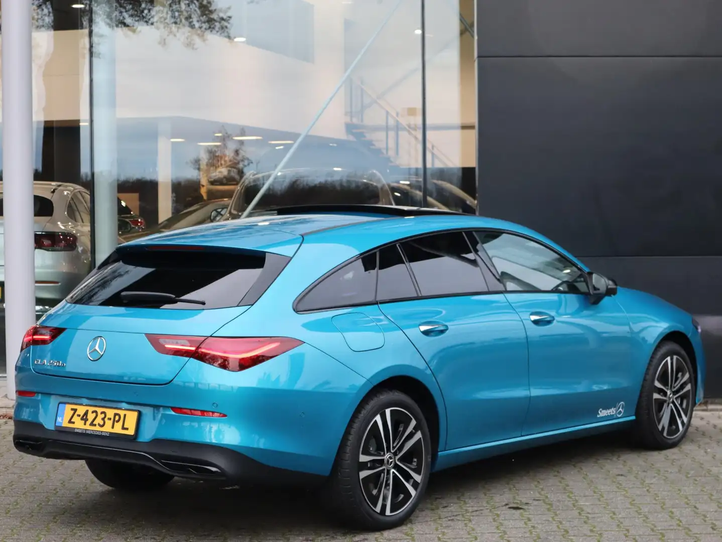 Mercedes-Benz CLA 250 Shooting Brake e Star Edition Luxury Line | Panora Blauw - 2