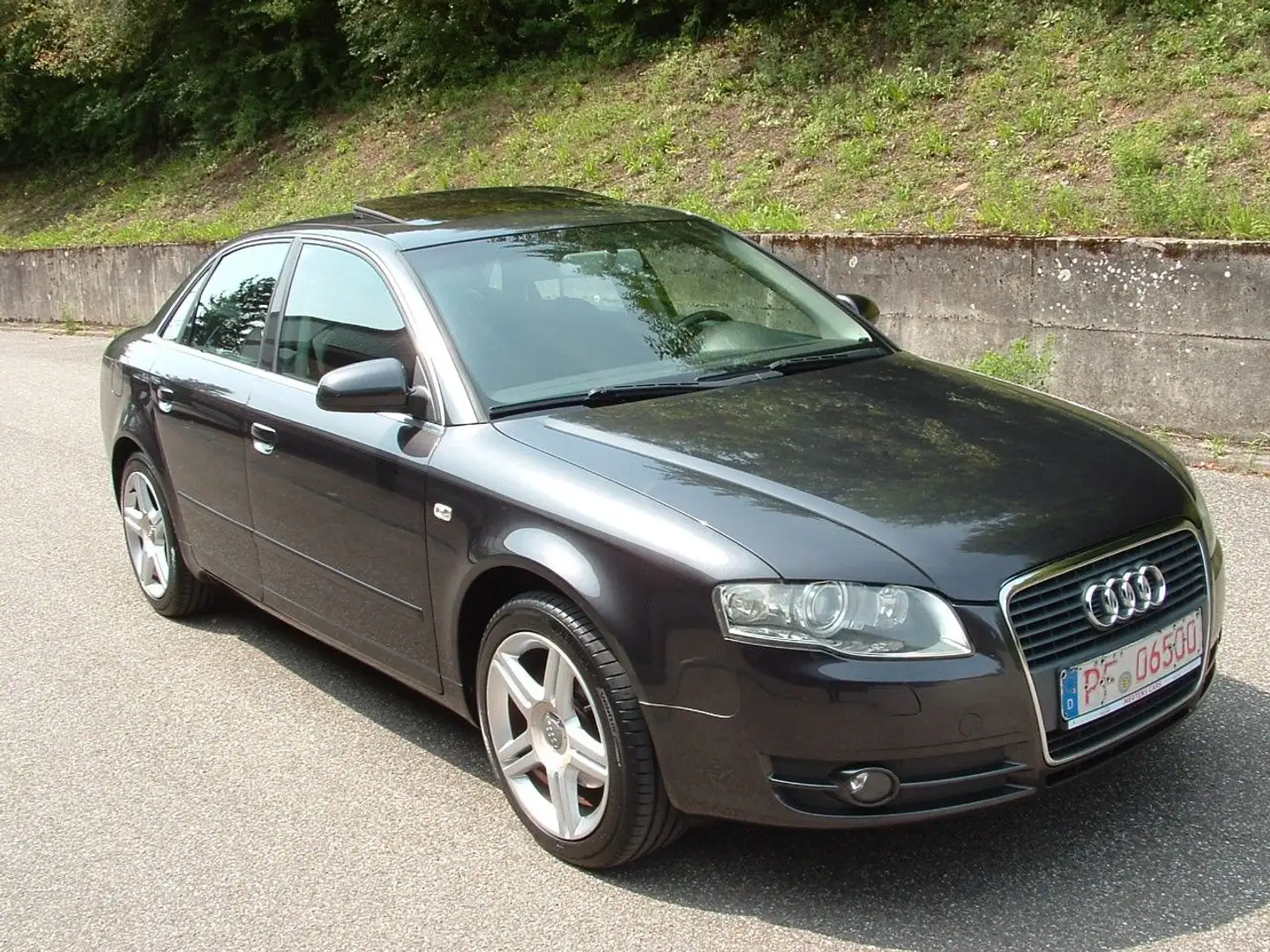Audi A4 2.0 multitronic*BI-XENON*NAVI*PDC*EGSHD*KLIMA Grau - 2