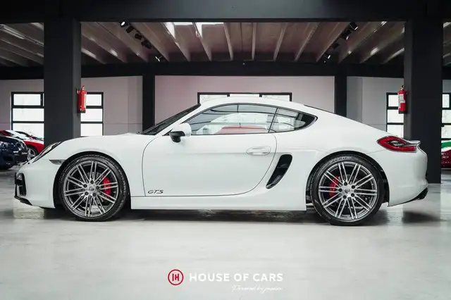 Porsche Cayman view 10