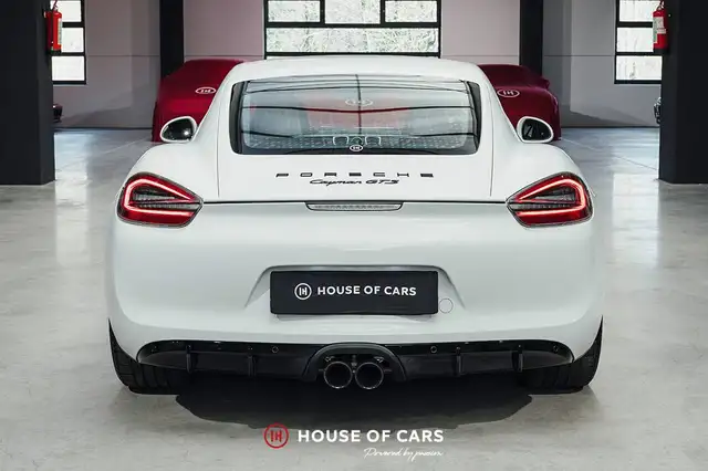 Porsche Cayman view 8