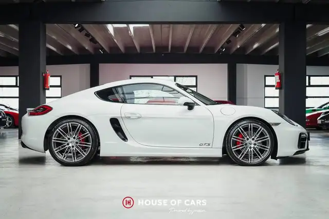 Porsche Cayman view 5