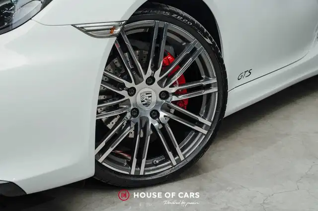 Porsche Cayman view 11