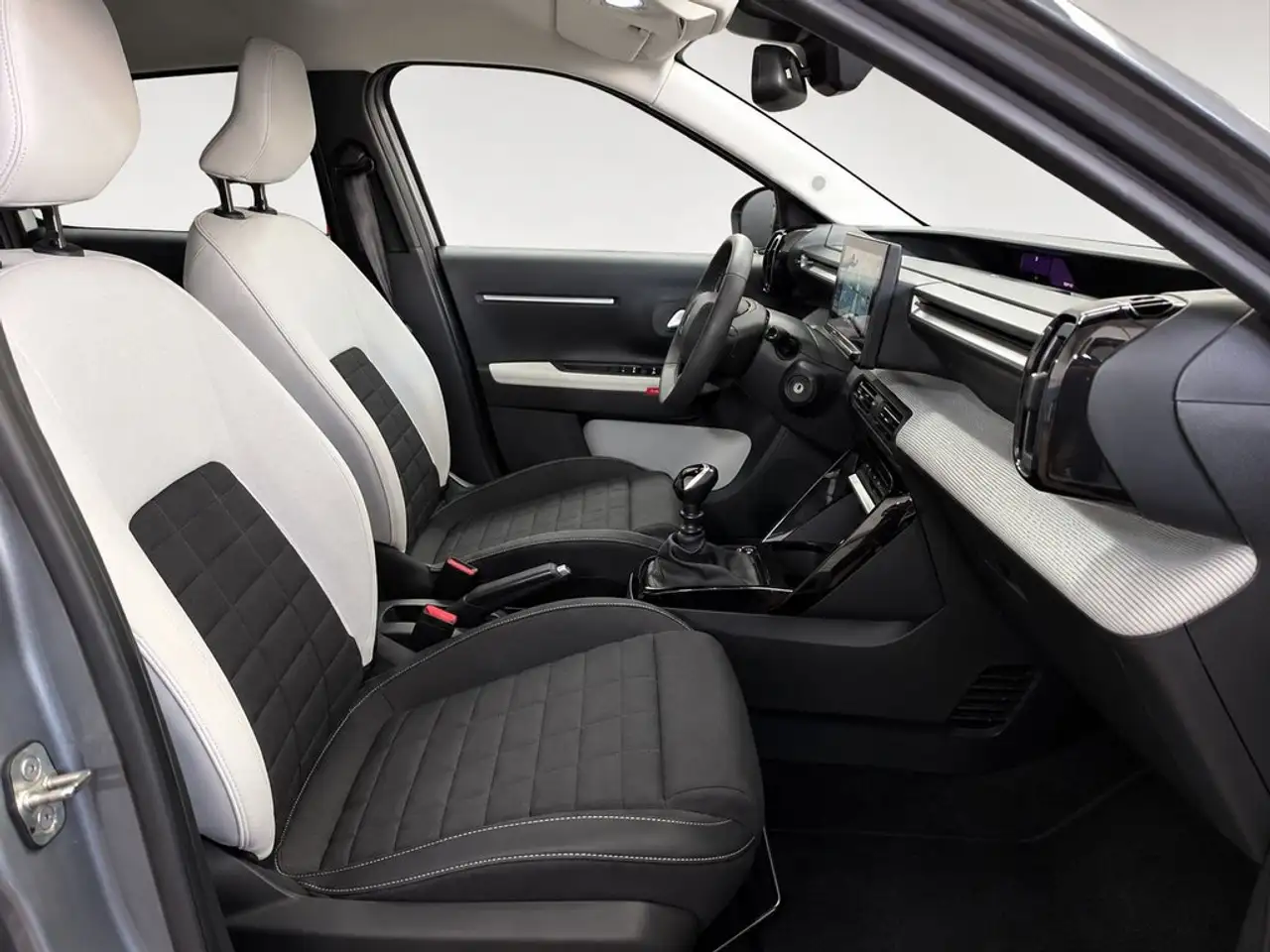2025 Citroen C3 1.2 Turbo S&S Max 100, photograph 12