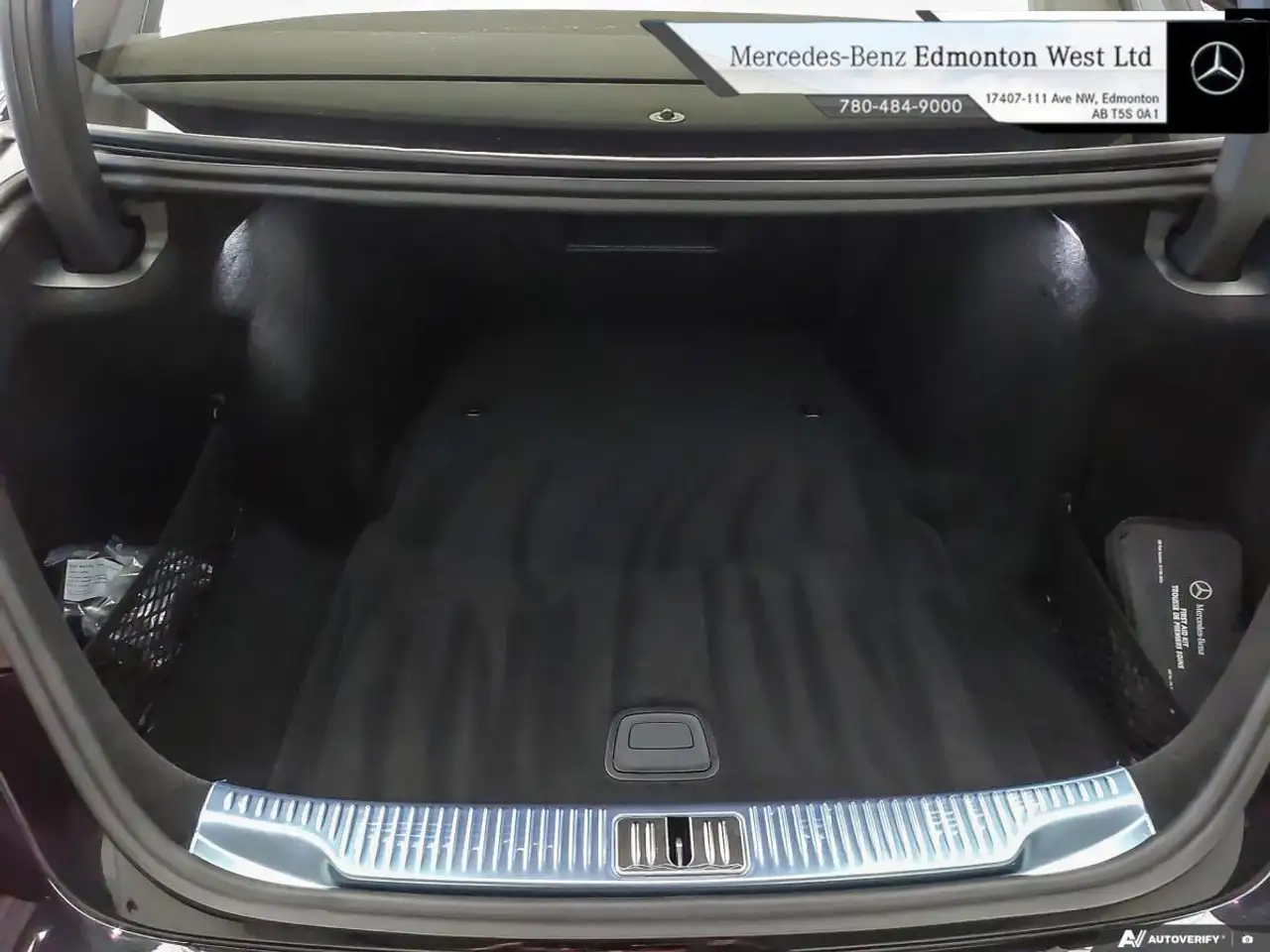 Mercedes-Benz S-Class снимка Mercedes-Benz S-Class