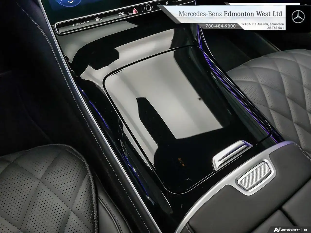 Mercedes-Benz S-Class снимка Mercedes-Benz S-Class