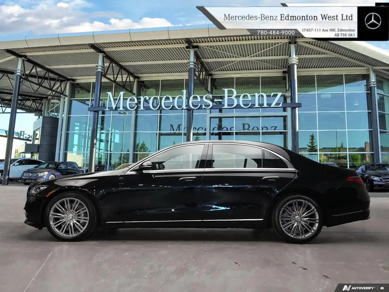 Mercedes-Benz S-Class снимка Mercedes-Benz S-Class