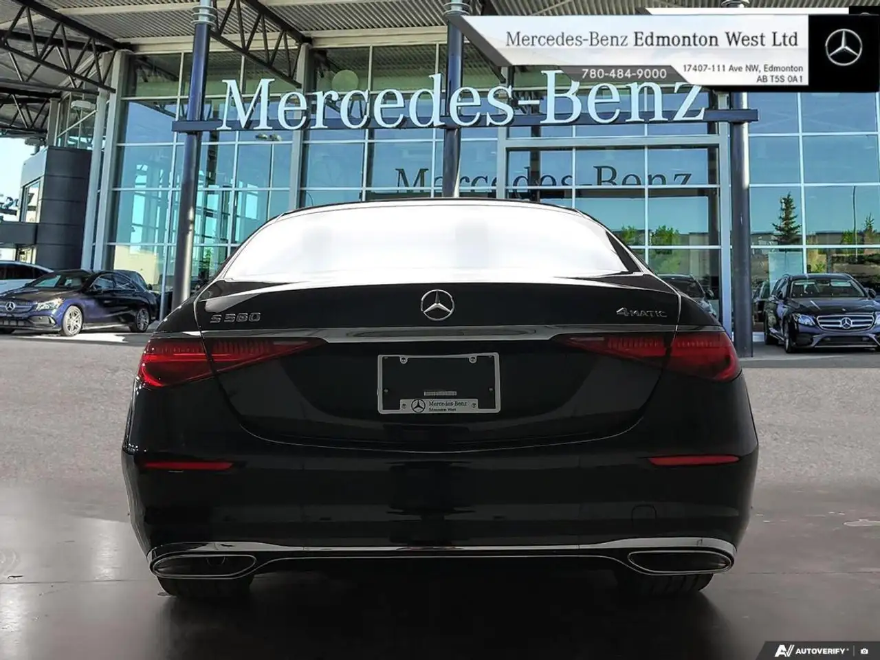 Mercedes-Benz S-Class снимка Mercedes-Benz S-Class