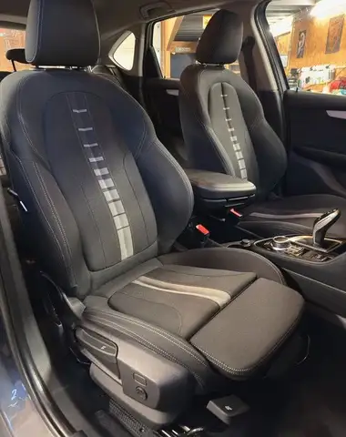 BMW 2 Series view 6