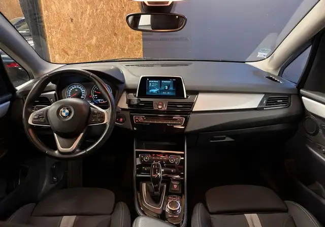 BMW 2 Series view 11