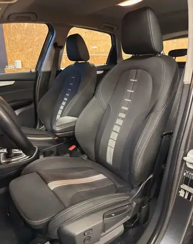 BMW 2 Series view 4