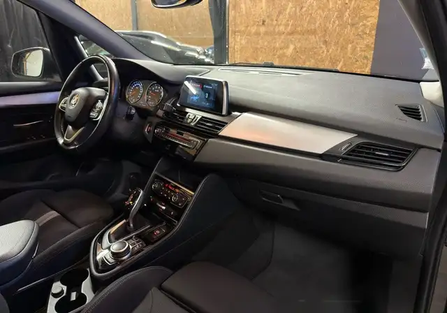 BMW 2 Series view 5