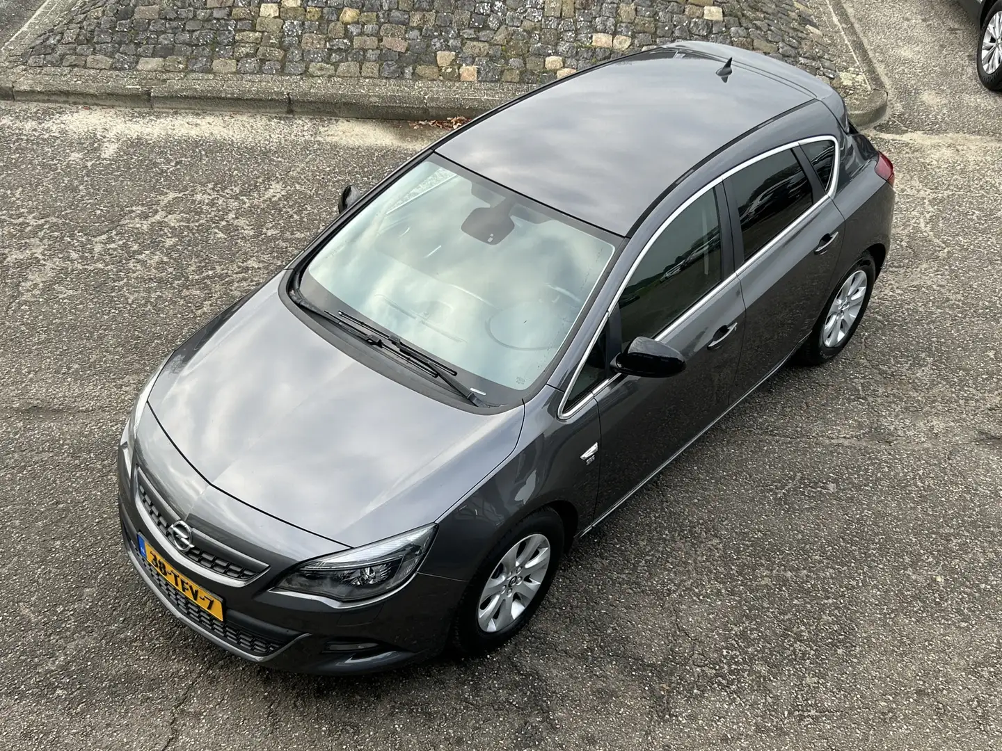 Opel Astra 1.4 Turbo 141 PK Color Edition SPORT OPC XENON NAV Grijs - 2