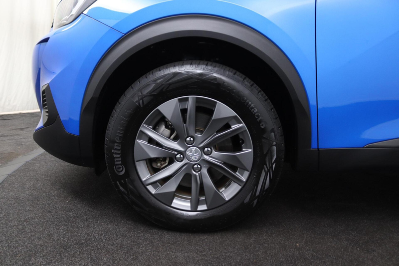 Peugeot e-2008 EV Active Pack 50 kWh — photo 33