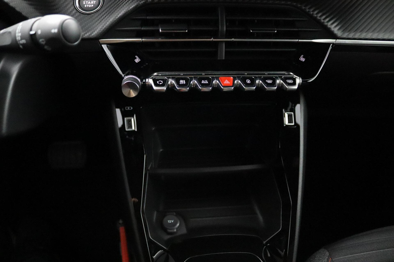 Peugeot e-2008 EV Active Pack 50 kWh — photo 10