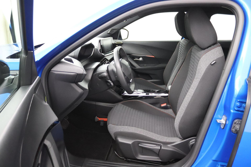 Peugeot e-2008 EV Active Pack 50 kWh — photo 5