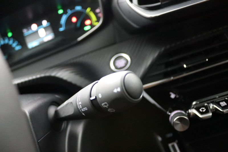 Peugeot e-2008 EV Active Pack 50 kWh — photo 22