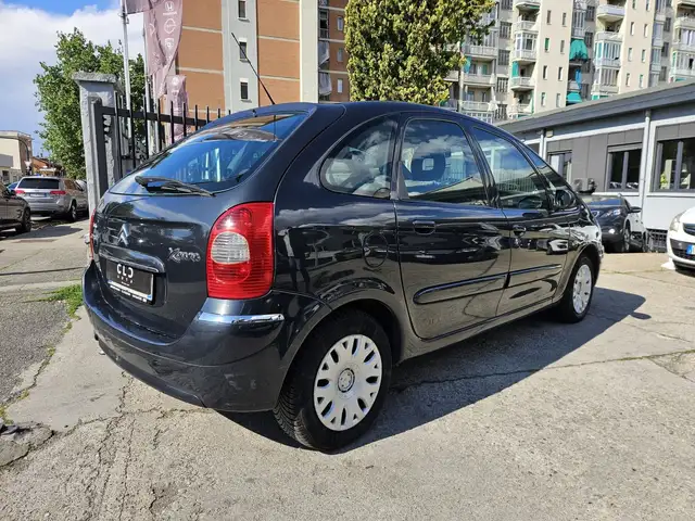 Citroen Xsara Picasso view 3