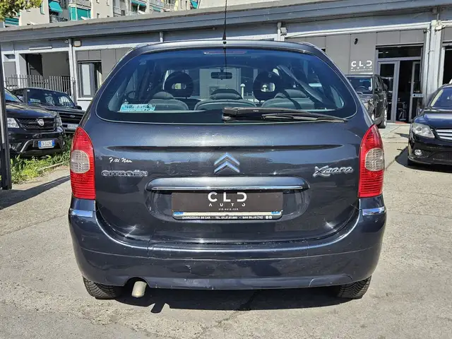 Citroen Xsara Picasso view 4