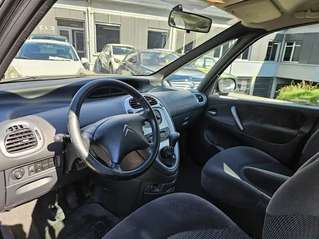 Citroen Xsara Picasso view 6