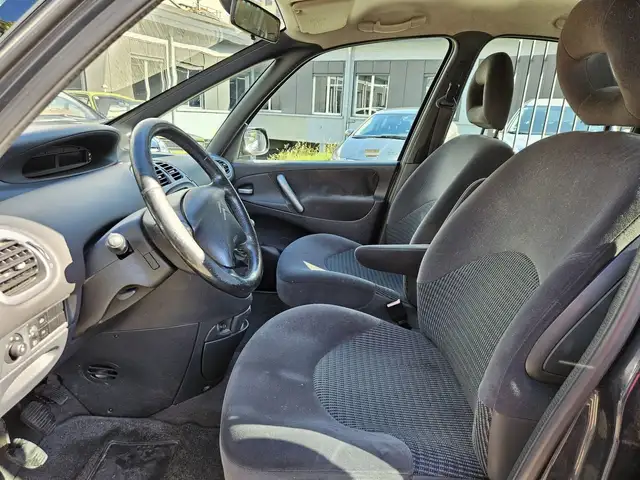Citroen Xsara Picasso view 7