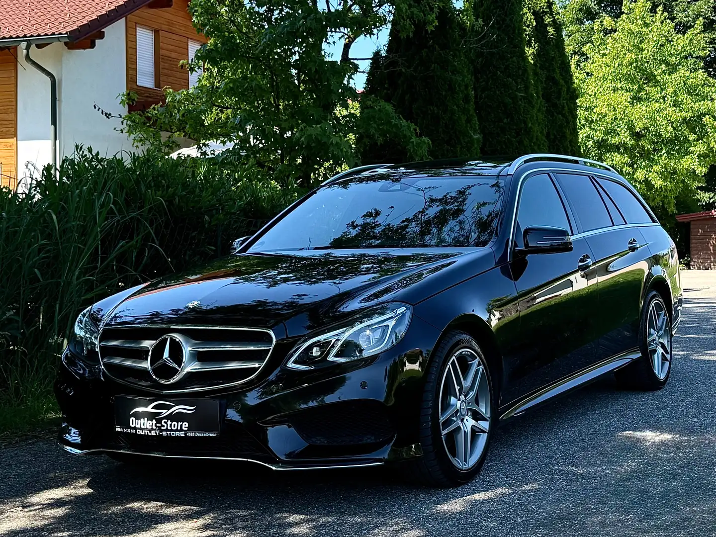 Mercedes-Benz E 350 BlueTec 4Matic*AMG-Line*Leder*Panorama*AHK*VOLL* Schwarz - 1