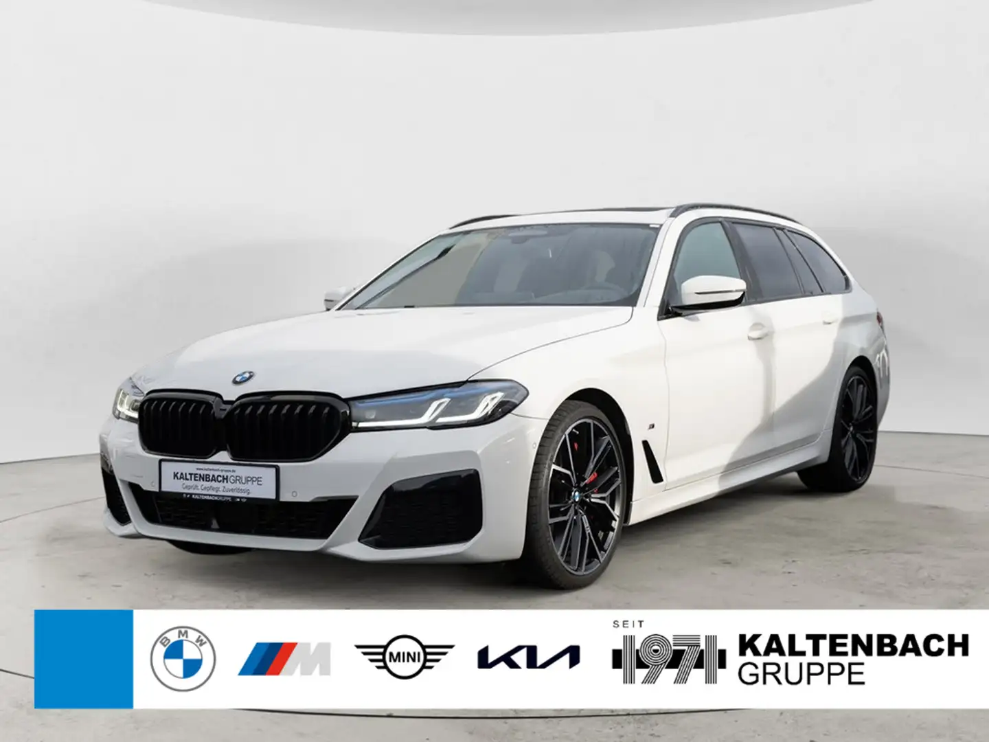 BMW 540 d Touring xDrive M-Sport Pro PANO AHK HUD Weiß - 1
