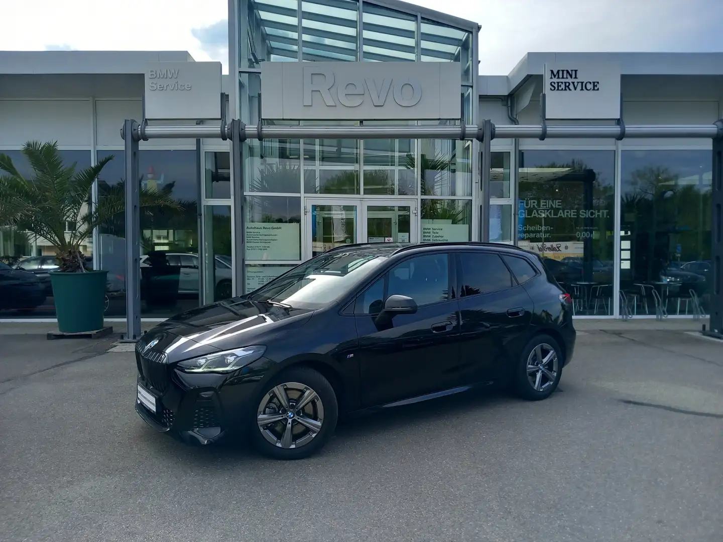 BMW 223 i  xDrive Active Tourer Aut MSport AHK Panorama LE Schwarz - 1