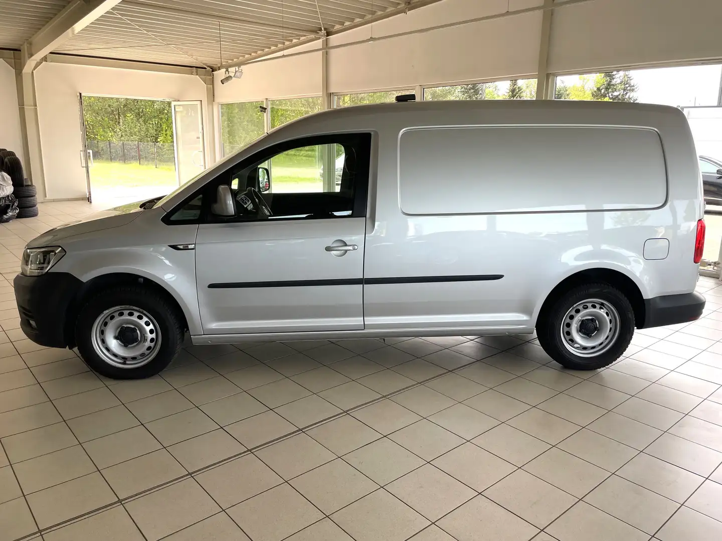 Volkswagen Caddy Maxi Kasten Trendline -Navi-Standh.-Klima-Sortimo- Plateado - 2