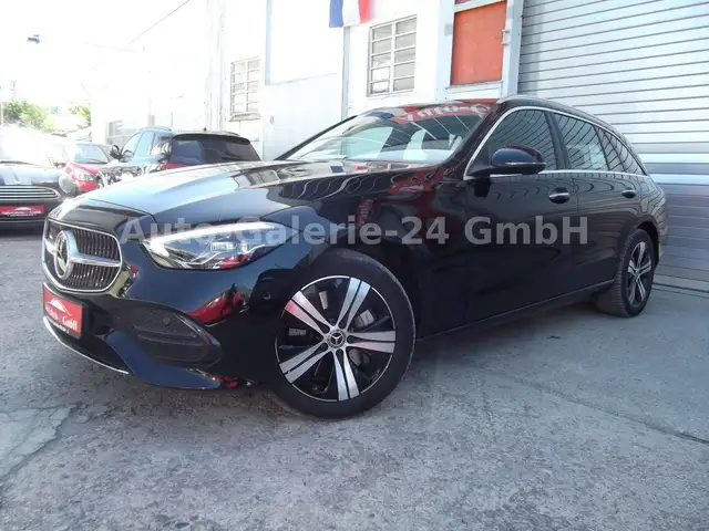 Mercedes-Benz C-Class view 3