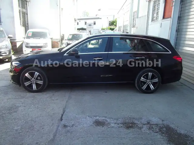 Mercedes-Benz C-Class view 5