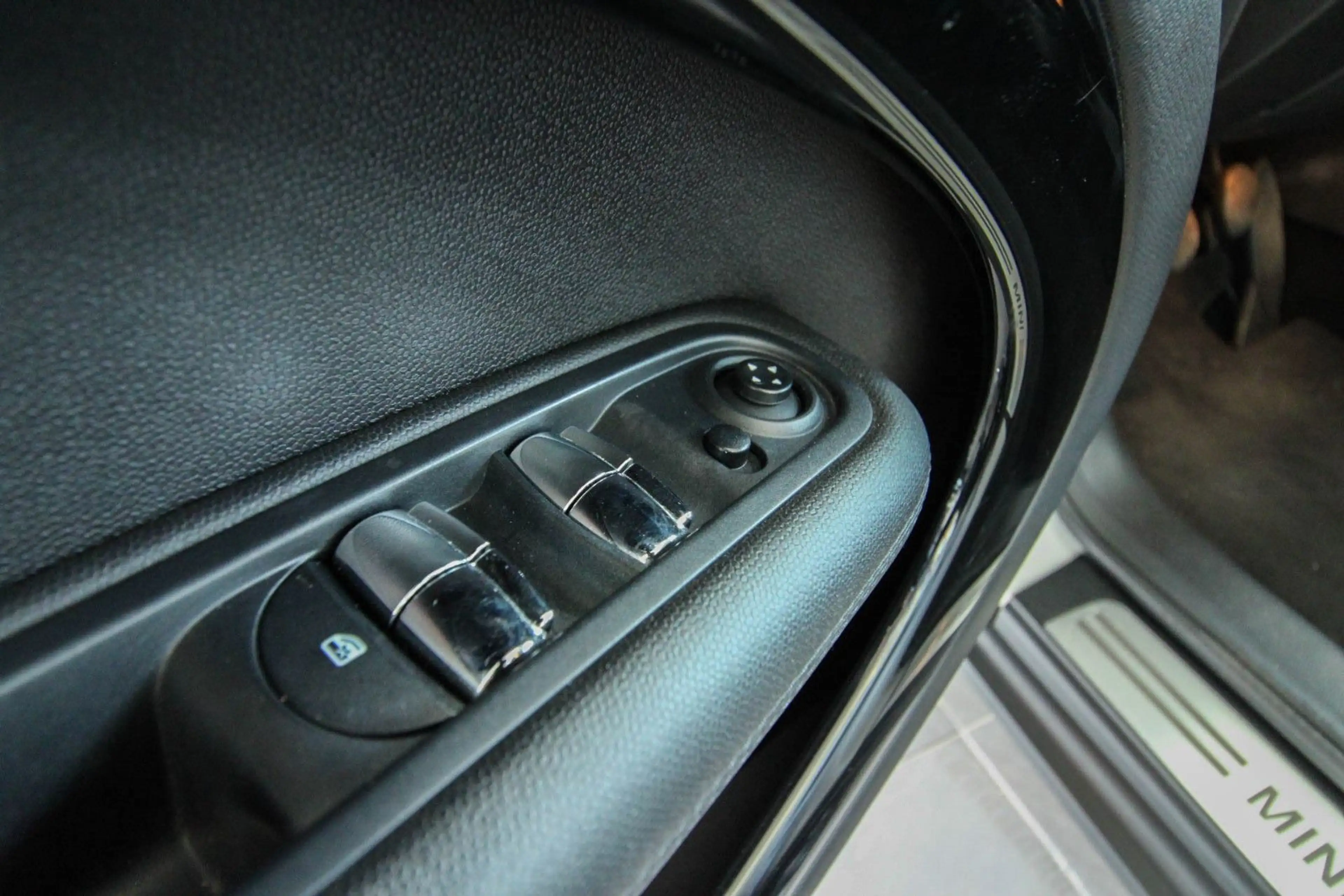 MINI Cooper Countryman Black Pepper/Bi-Xenon/Navi/SHZ — photo 11