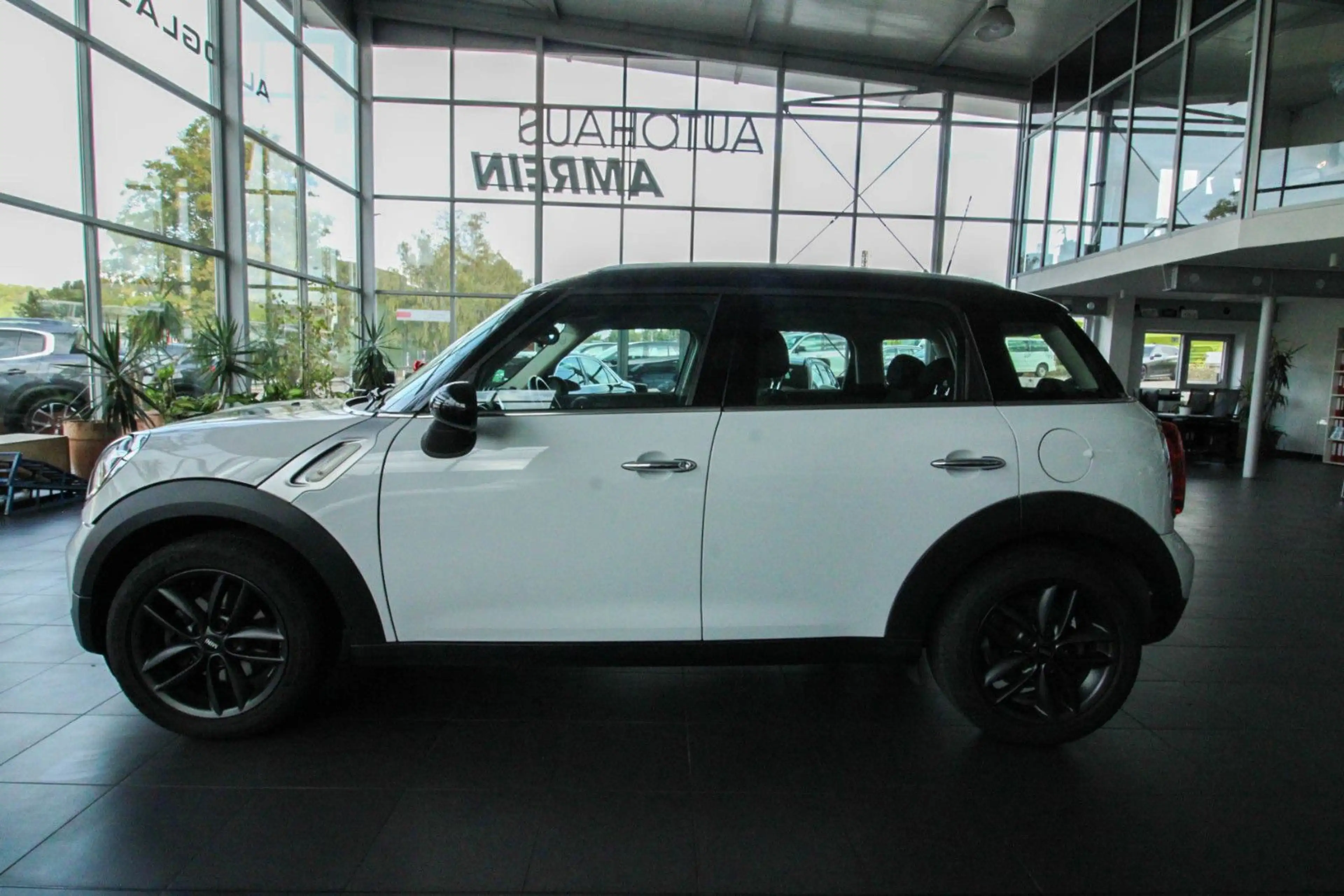 MINI Cooper Countryman Black Pepper/Bi-Xenon/Navi/SHZ — photo 9