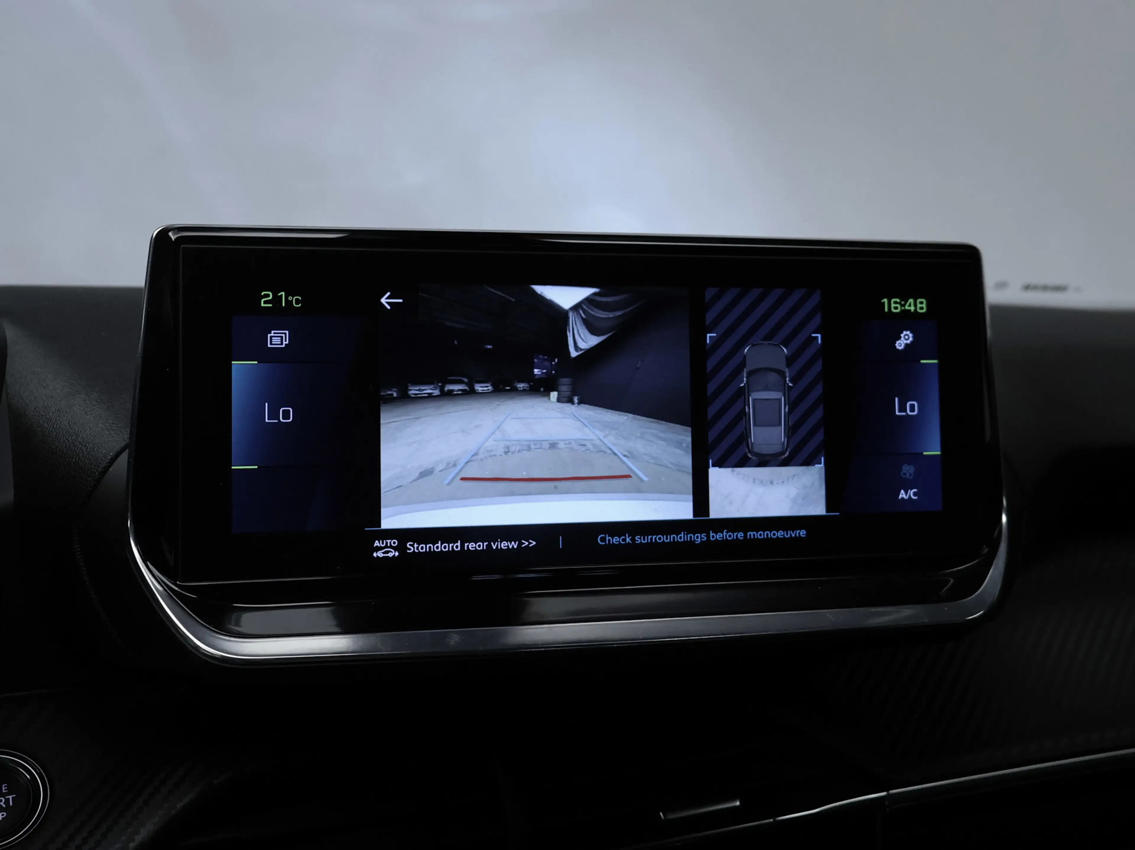 Peugeot e-2008 EV Allure 50 kWh Sport SOH 90% (APPLE CARPLAY,NAVI — photo 15