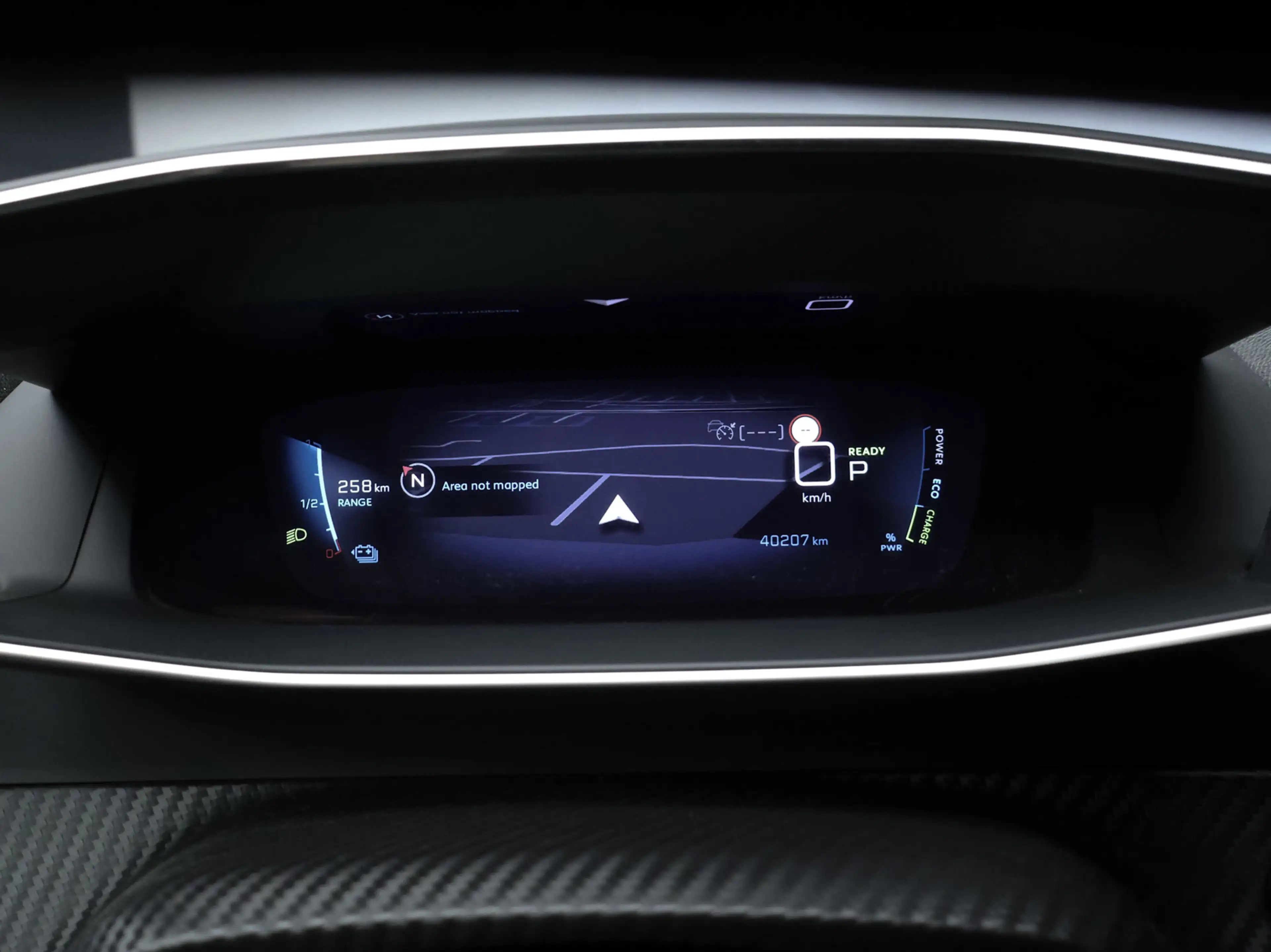 Peugeot e-2008 EV Allure 50 kWh Sport SOH 90% (APPLE CARPLAY,NAVI — photo 8