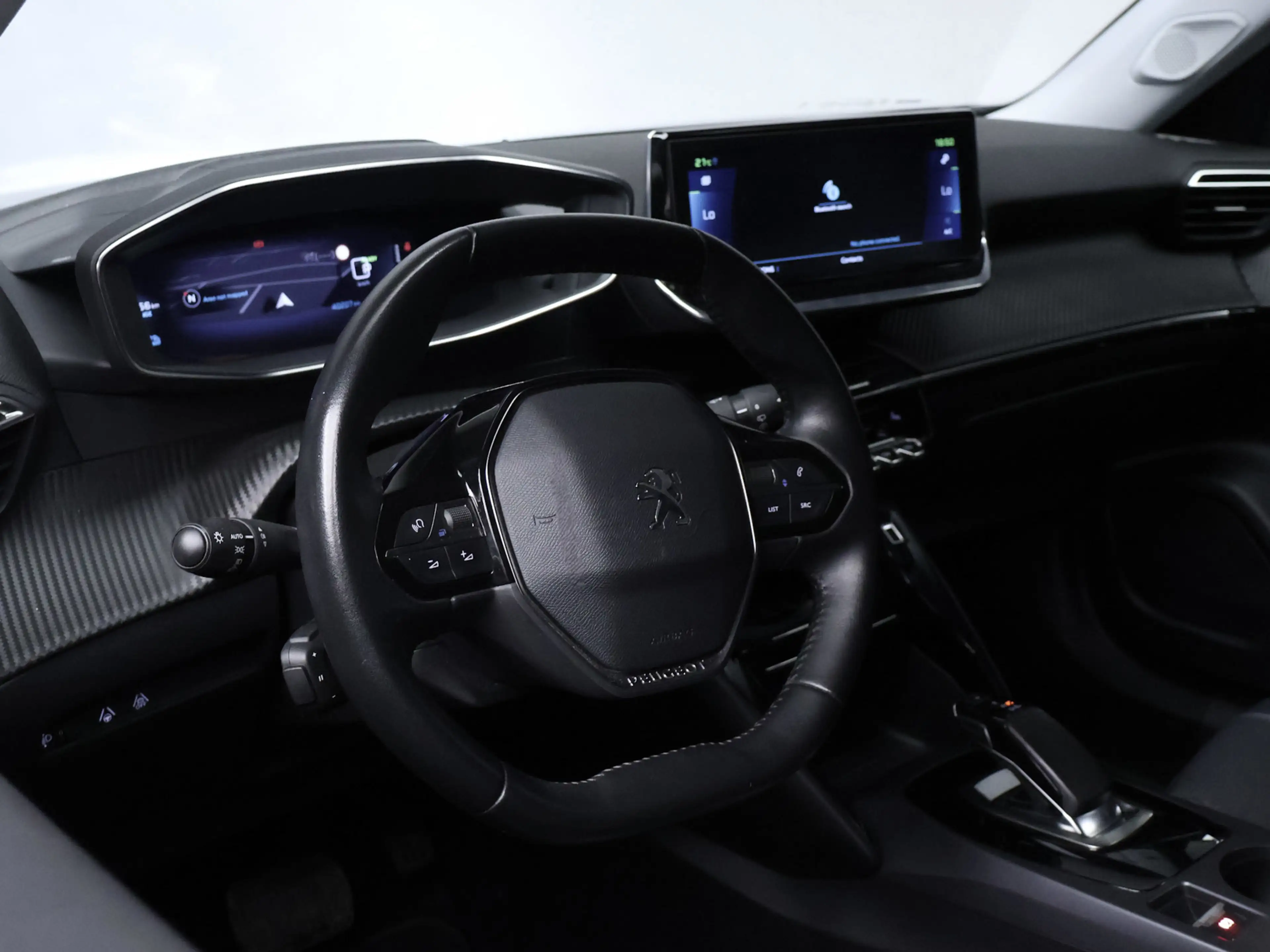 Peugeot e-2008 EV Allure 50 kWh Sport SOH 90% (APPLE CARPLAY,NAVI — photo 26