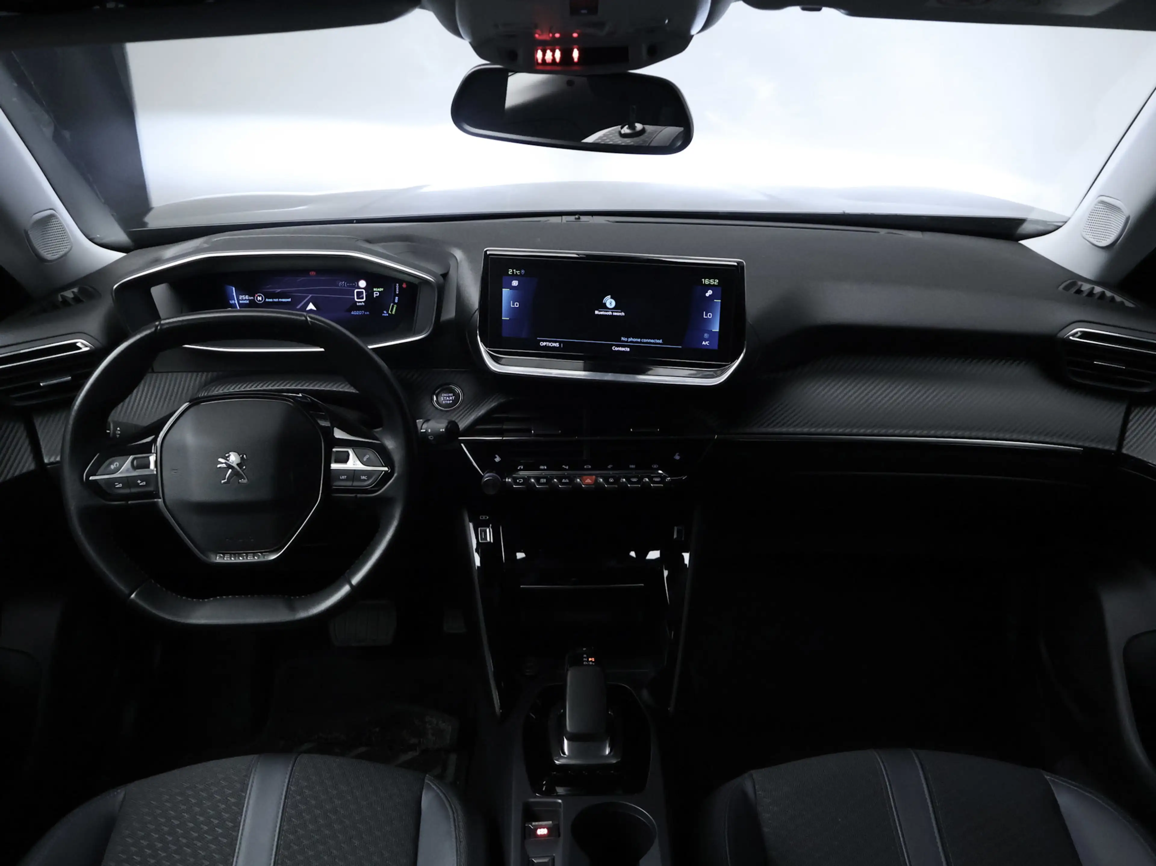 Peugeot e-2008 EV Allure 50 kWh Sport SOH 90% (APPLE CARPLAY,NAVI — photo 7