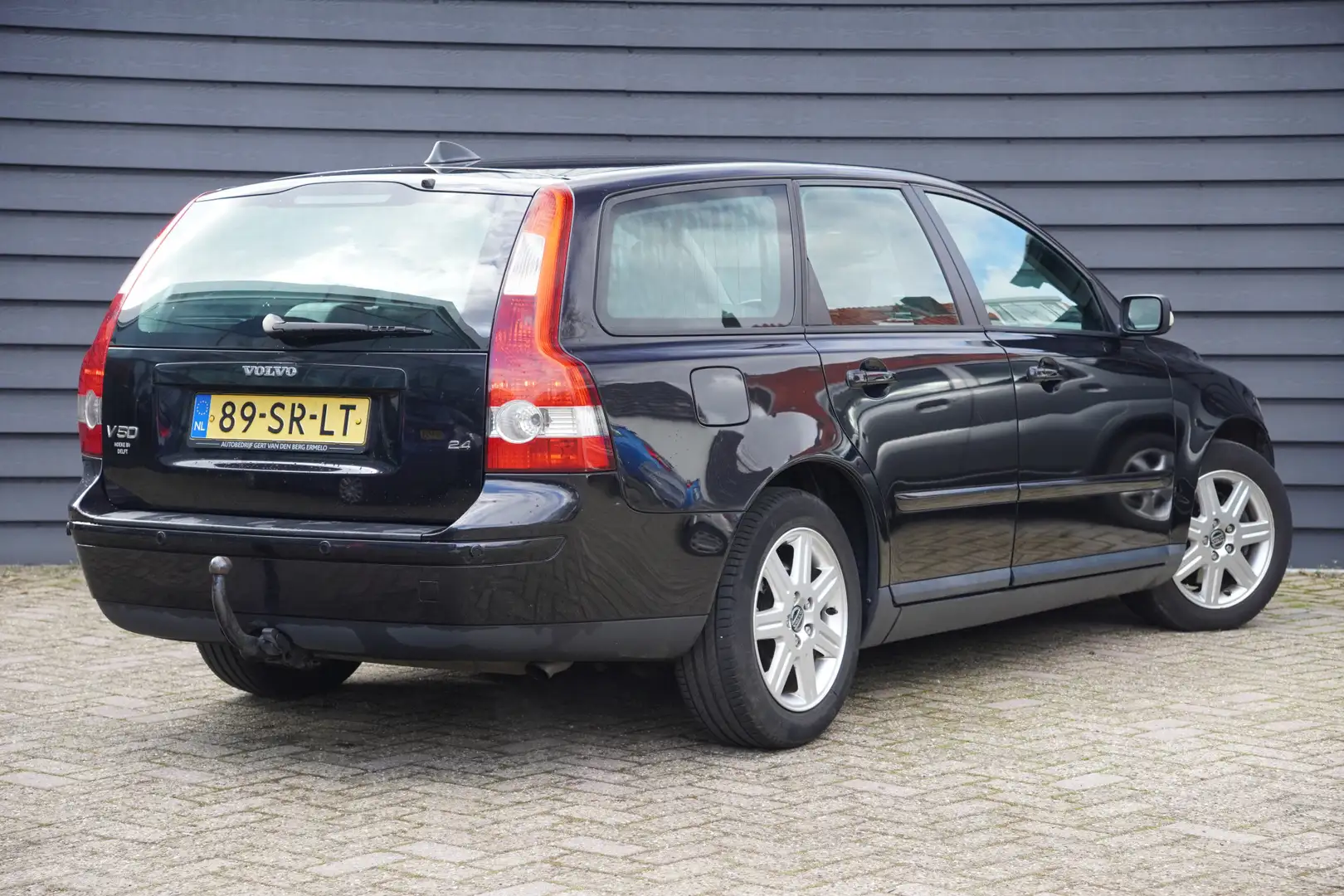 Volvo V50 2.4 Edition II - TREKHAAK - CLIMA - CRUISE CONTROL Negro - 2