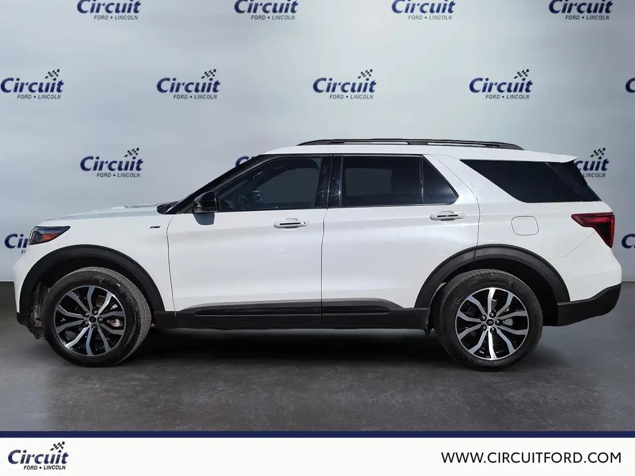 Ford Explorer снимка Ford Explorer