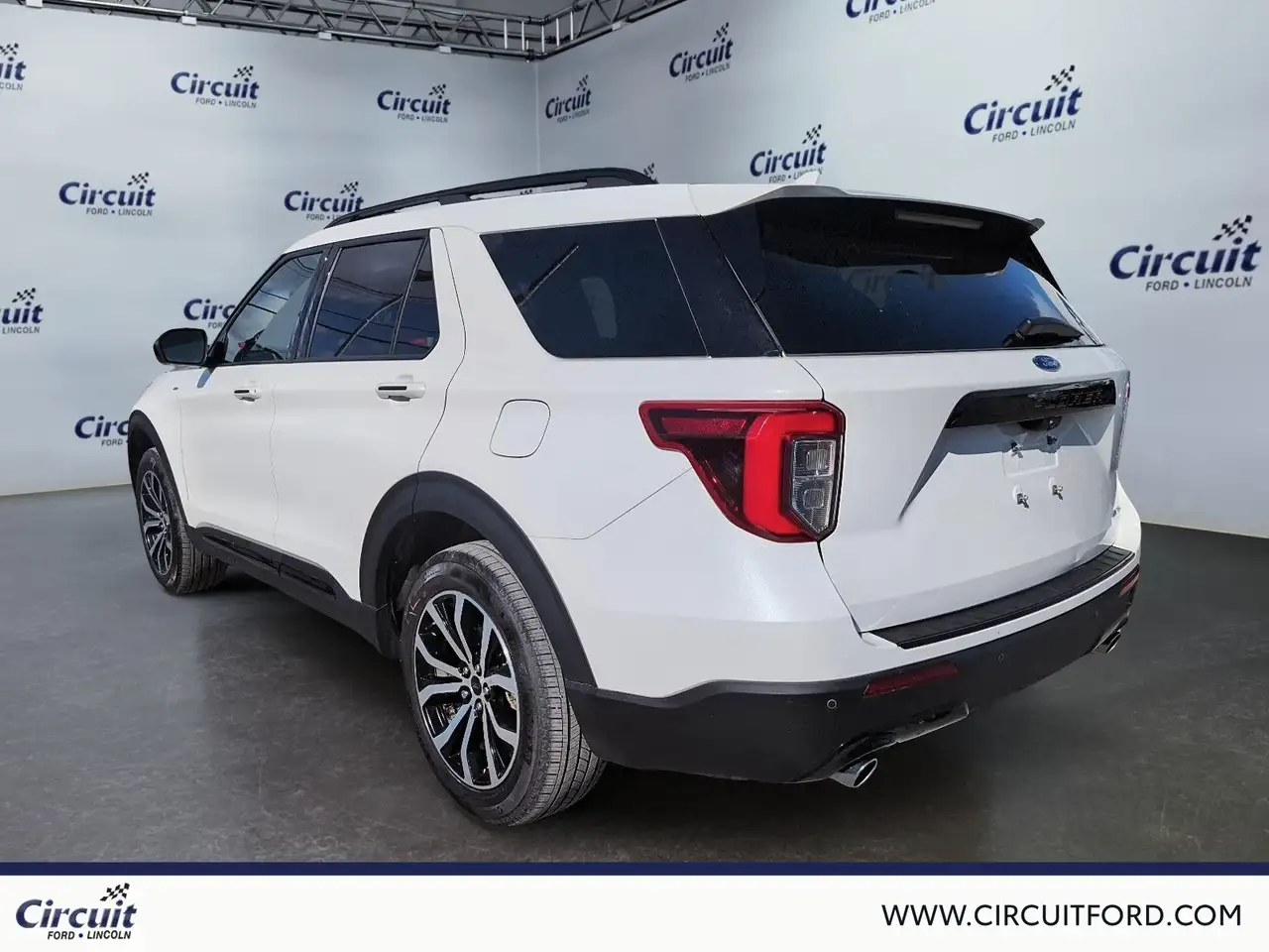 Ford Explorer снимка Ford Explorer